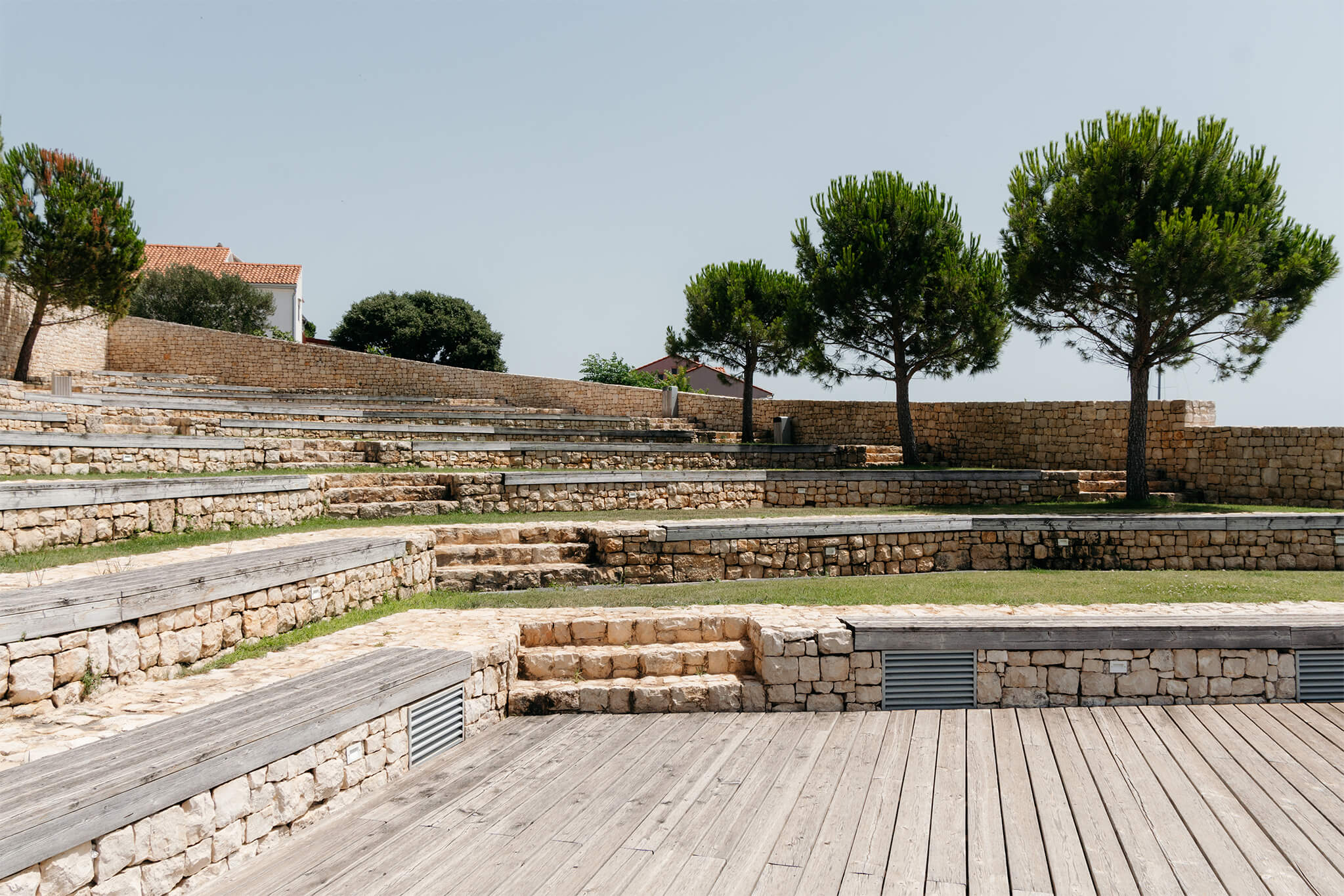 Hochzeit im Amphitheater mit Meerblick in Dalmatien, Kroatien