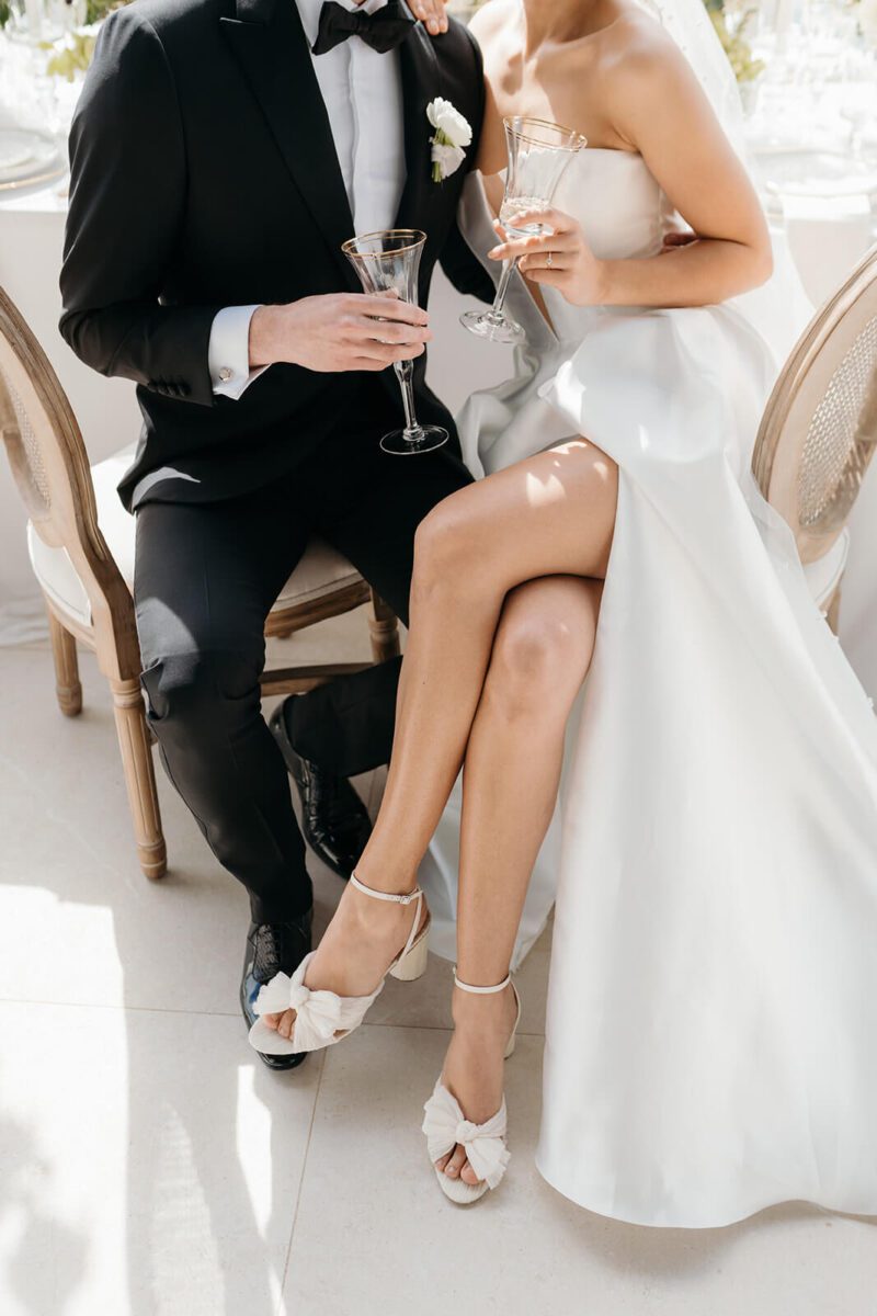 Brautpaar mit Champagne