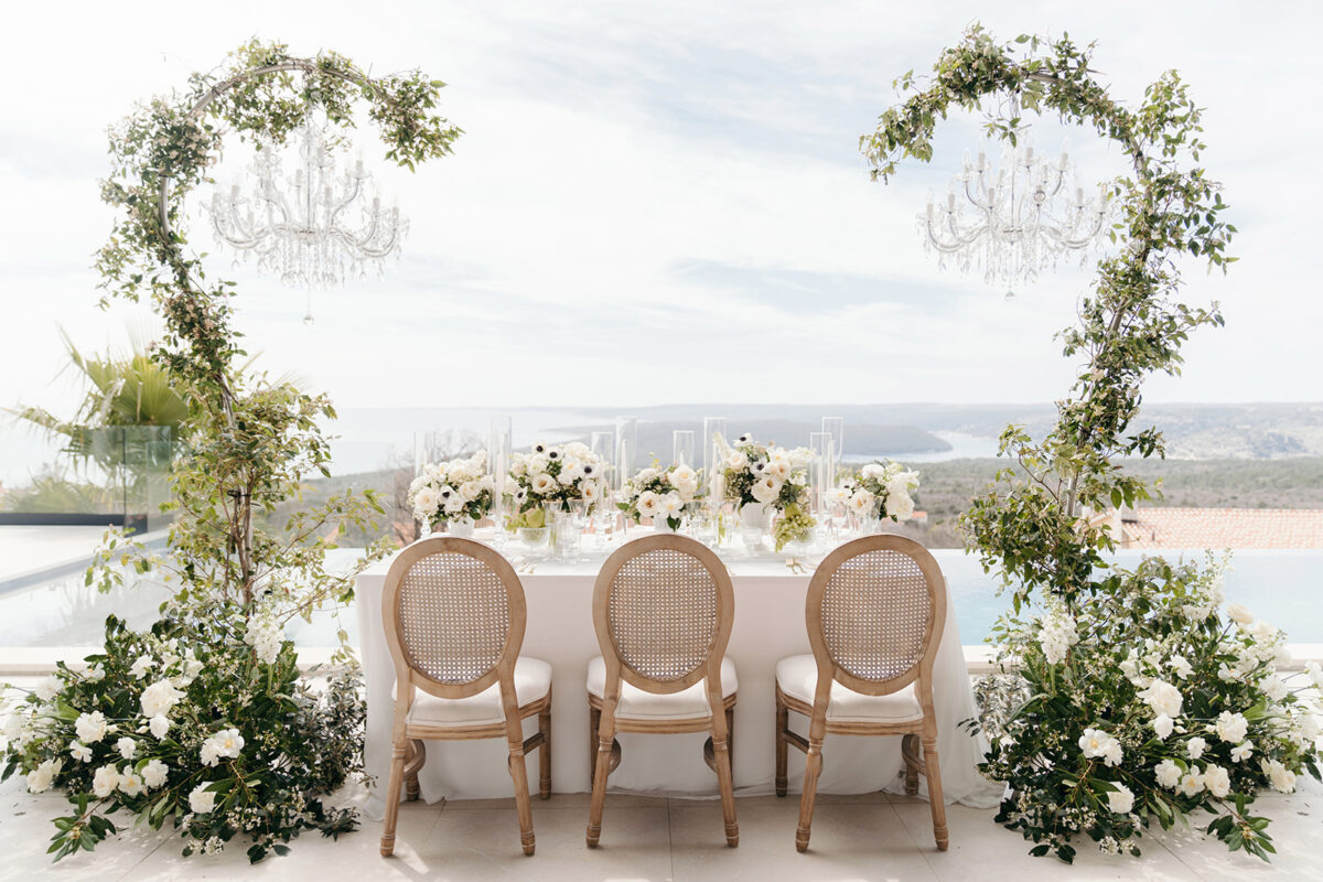 Luxus Tischdeko bei einer Hochzeit in einer Villa